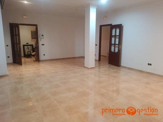 Piso en Venta en Carmona