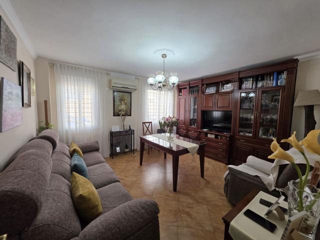 Piso en venta en Carmona. Piso en venta en Carmona, 2 dormitorios. Pisos.