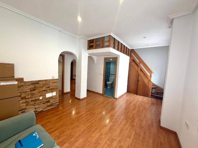 Piso en Venta en Carolinas Bajas