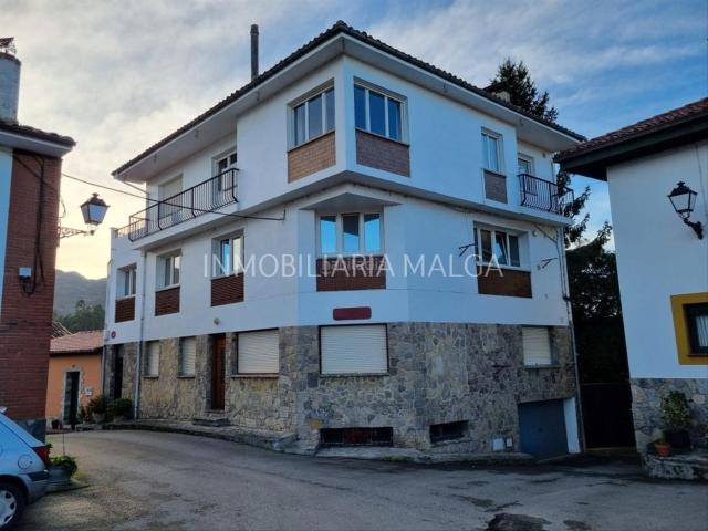 Piso en venta en Caravia. AMPLIO PISO DE 125m2 EN EL PUEBLO DE CARAVIA BAJA DUESOS. Pisos.
