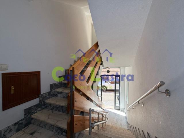 Piso en venta en Carbajosa de la Sagrada. Piso en perfecto estado de conservación en Carbajosa de la Sagrada. Amplia terraza de más de 50 m2 y dos plazas de garaje cerradas. Pisos Carbajosa de la.
