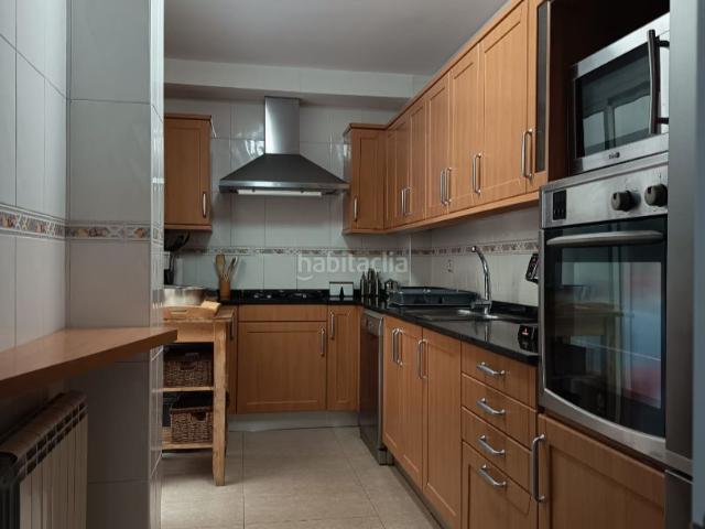 Piso en venta en Cardedeu. Piso en venta en avenida Jaume Campmajor de 3 habitaciones con terraza y garaje. Pisos.