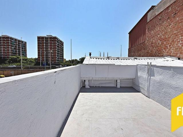 Piso en venta en carretera Antiga de València, Badalona, de 56 m² 2 habitaciones por 159.000