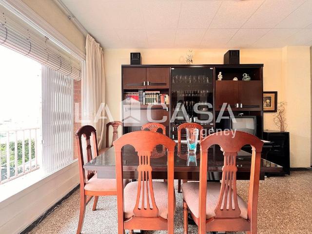 Piso en venta en carretera Antiga de València, Badalona, de 76 m² 3 habitaciones por 188.700