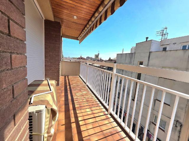 Piso en venta en carretera De Rellinars, Terrassa, de 75 m² 4 habitaciones por 249.000