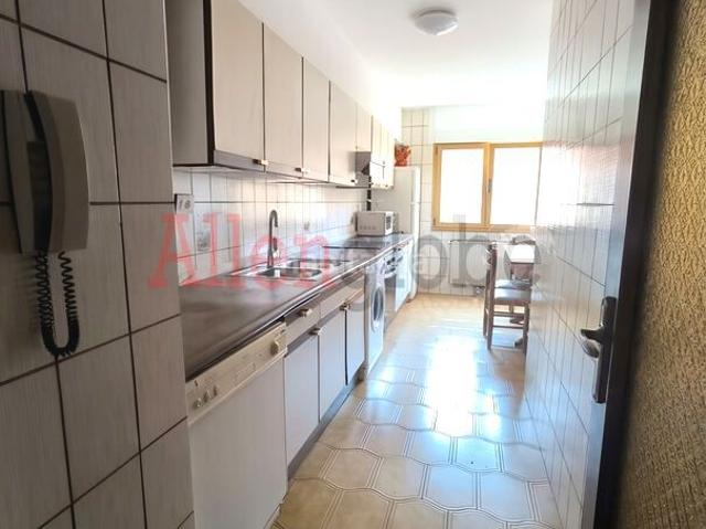 Piso en venta en Carreño. VENTA DE EXCELENTE VIVIENDA EN EL CENTRO DE CANDÁS. Pisos.