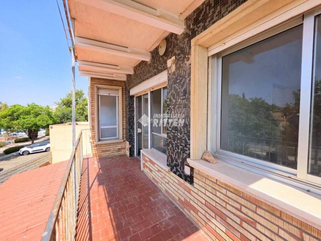 Piso en venta en Cartagena, Barrio Peral San Félix. Venta de Piso de 128 m con 4 dormitorios junto a la Vía Verde Muy luminoso Gran oportunidad. Pisos.