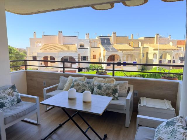 Piso en venta en Cartagena, Cabo de Palos. Vivienda reformada con garaje junto a las calas de Cala Flores. Pisos.