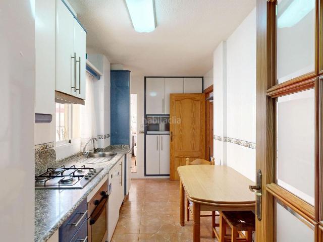 Piso en venta en Cartagena, Ensanche. Piso de 3 dormitorios en el Ensanche con todos los servicios. Pisos.