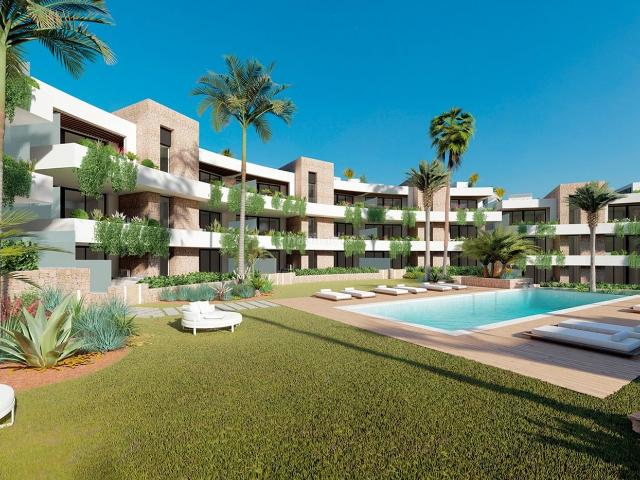 Piso en venta en Cartagena, La Manga Club. Apartamento de 2 dormitorios en venta en Atamaría, con piscina. Pisos.