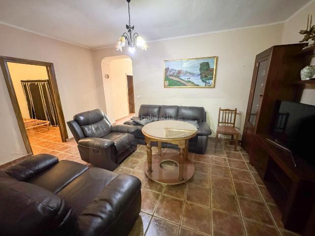 Piso en venta en Cártama, Cártama pueblo. Bajo con 3 dormitorios, patio y cochera en Cártama CM260A. Pisos.