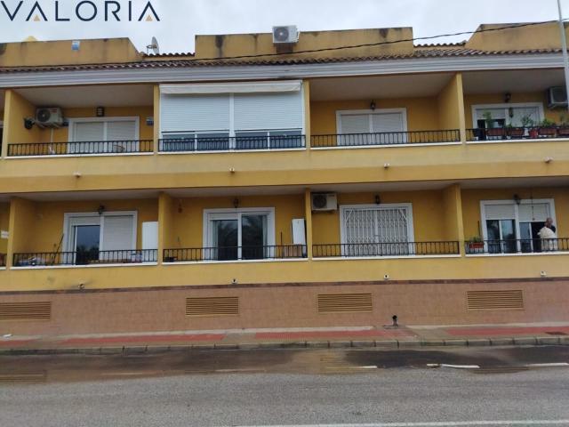 Piso en venta en Catral con piscina comunitaria