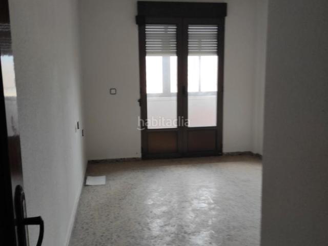 Piso en venta en Caudete. Piso de 4 habitaciones con Ascensor. Pisos.