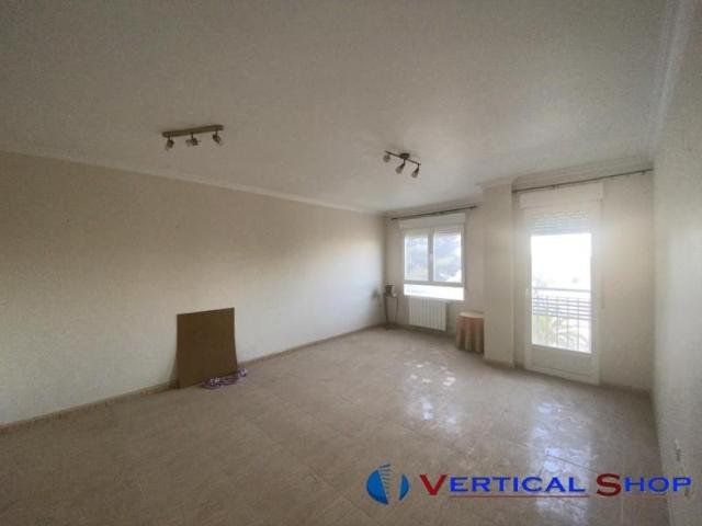 Piso en venta en Caudete, Ruiz Alcazar
