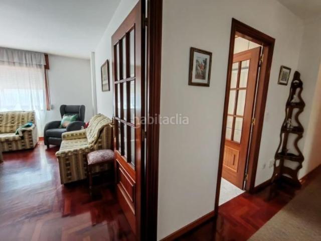 Piso en venta en Cañiza A. Piso con terraza y dos plazas de garaje. Pisos Cañiza.