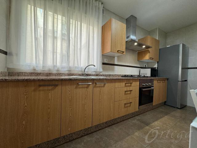 Piso en venta en Cehegín. En venta piso muy nuevo, cuidado y listo para entrar a vivir. Pisos.