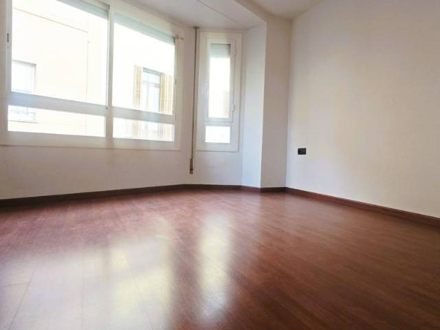 Piso en venta en Centre 08221