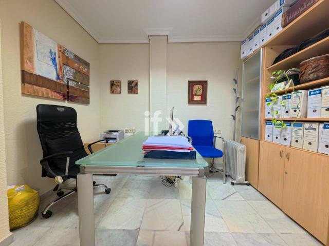 Piso en venta en Centro 14001