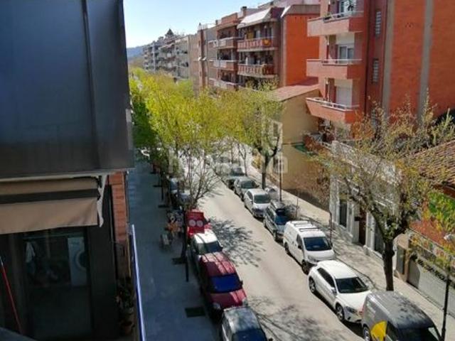 Piso en venta en Cerdanyola del Vallès, Centre Cordelles. BONITO PISO DE 3 HAB, CON BALCÓN EN ZONA CORDELLES. Pisos Cerdanyola del.