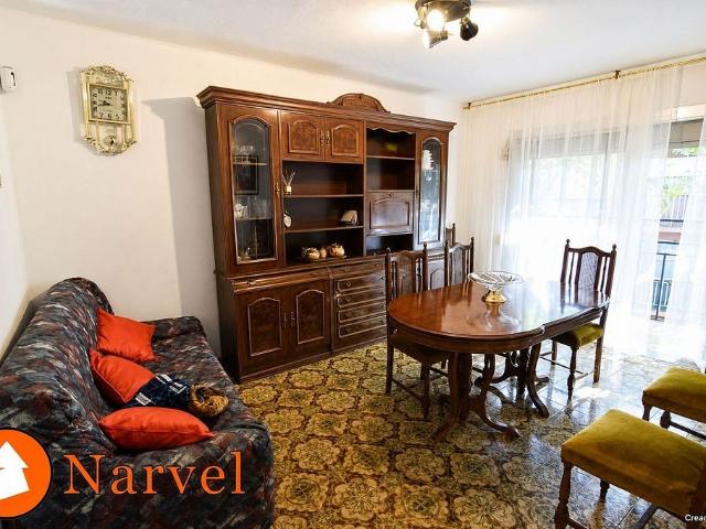 Piso en venta en Cerdanyola del Vallès, de 68 m² 3 habitaciones por 198.000