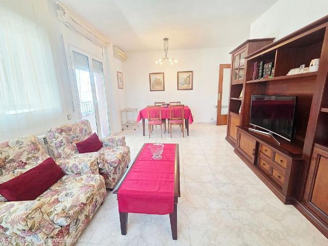 Piso en venta en Cerdanyola del Vallès, de 97 m² 3 habitaciones por 383.400