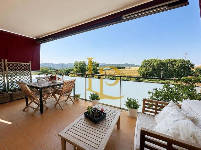 Piso en venta en Cerdanyola del Vallès, de 126 m² 3 habitaciones por 485.750