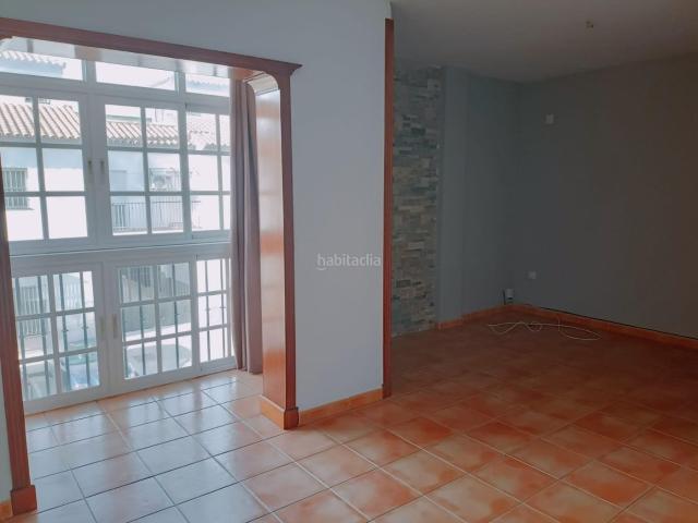 Piso en venta en Chiclana de la Frontera, Núcleo urbano. Amplio piso de 3 dormitorios en la zona de Fuente Amarga. Pisos Chiclana de la.