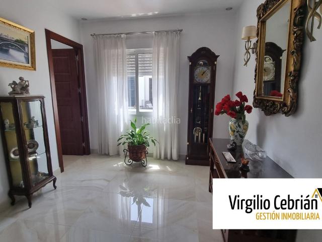 Piso en venta en Chipiona, Centro. Magnífico piso independiente en primera planta con amplia terraza y azotea privadaSe vende fantástico piso independiente en primer. Pisos.