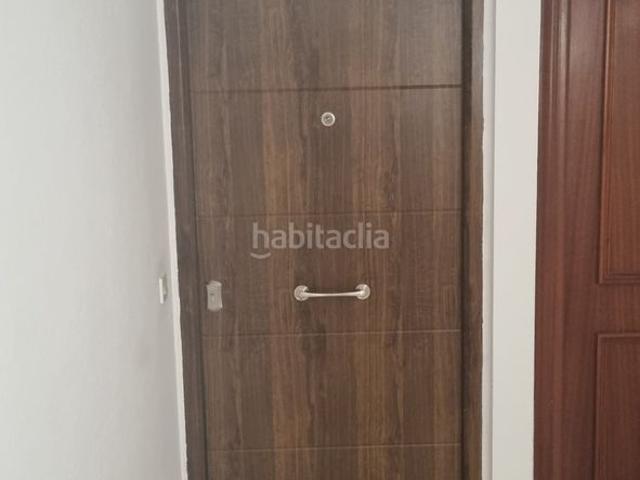 Piso en venta en Chipiona, Centro. Magnífica vivienda situada en segunda planta con ascensor, muy amplia y luminosa, en zona centro a pocos minutos de playa Cruz de. Pisos.