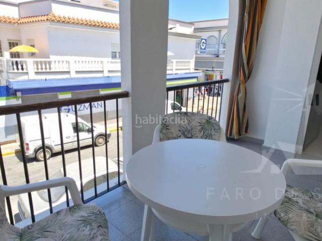 Piso en venta en Chipiona, Centro. Piso de tres dormitorios con terraza. Pisos.