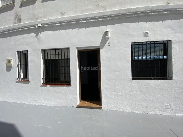 Piso en venta en Chipiona, Playa de la Regla. Piso bajo para reformar en pleno centro de Chipiona, a solo 4 minutos de la Playa de ReglaMagnífica oportunidad de inversión en un. Pisos.