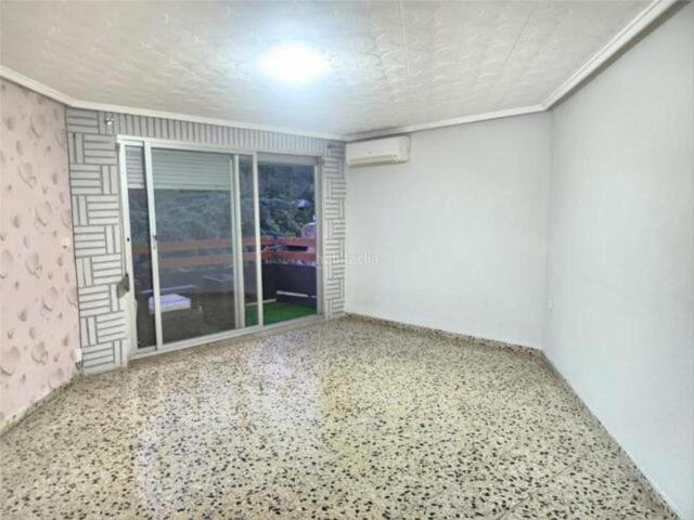 Piso en venta en Chiva, Las Pedrizas. Se vende piso en complejo comunitario en Chiva,Valencia. Pisos.