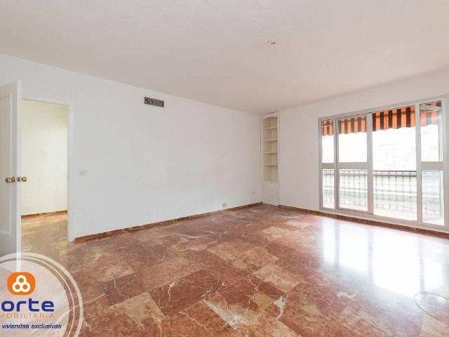 Piso en Venta en Ciudad Jardín Zoco