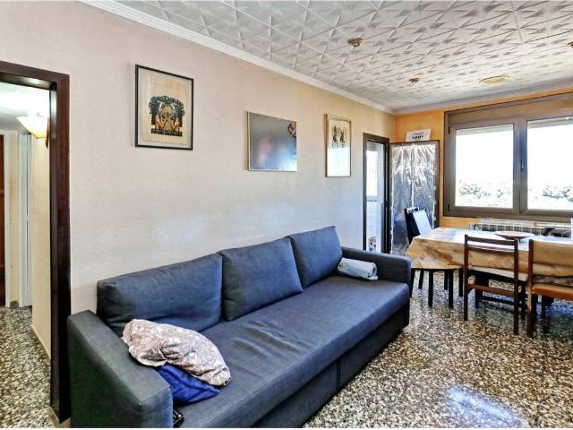 Piso en Venta en Ciutat Meridiana