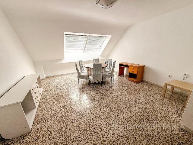 Piso en venta en Coín. Piso en venta en Coín de 2 habitaciones. Pisos.