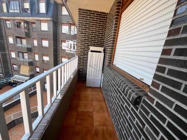 Piso en venta en Colindres. COLINDRES CENTRO! URBANIZACIÓN EL PARAISO 2 DORMITORIOS Y GARAJE OPCIONAL. Pisos.