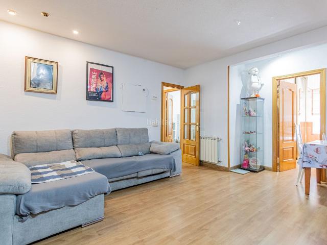 Piso en venta en Collado Villalba, Parque de la Coruña Las Suertes. EN VILLALBA, MAGNÍFICO PISO DE 3 HABITACIONES EN URBANIZACIÓN PRYCONSA. Piso en muy buen estado, consta de 3 habitaciones, cuarto.