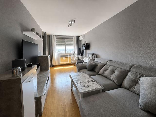 Piso en venta en Coslada, Ciudad 70. Tu próximo hogar te espera! Vivienda reformada en zona de Ciudad 70. Pisos.