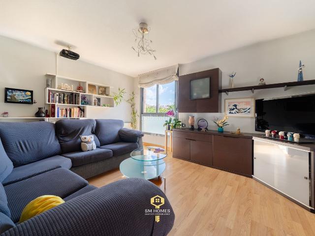 Piso en venta en Coslada, El Puerto. ¡Piso en urbanización privada con piscina!. Pisos.