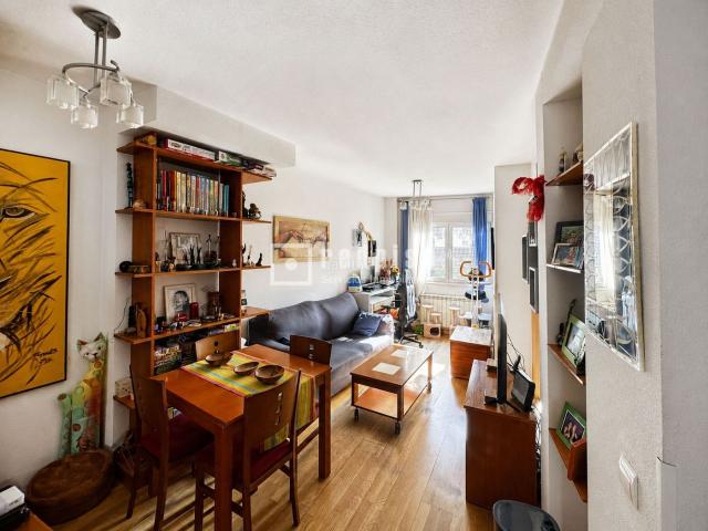 Piso en venta en Coslada, Valleaguado La Cañada. VIVIENDA CON GARAJE Y TRASTERO EN EDIFICIO DE 2005. Pisos.