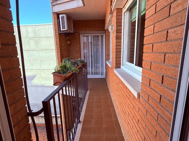Piso en venta en Cornellà de Llobregat, Almeda El Corte Inglés. PISO LUMINOSO CON BALCÓN EN UNA DE LAS MEJORES ZONAS DE CORNELLÀ. Pisos Cornellà de.