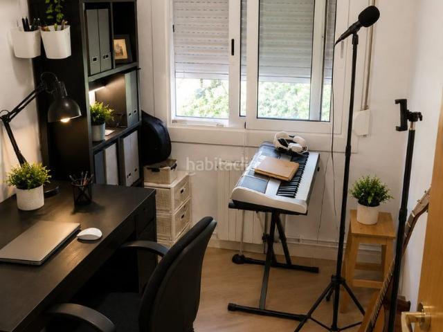 Piso en venta en Cornellà de Llobregat, Centre. 4 Dormitorios, 1 baño ASCENSOR. Pisos Cornellà de.