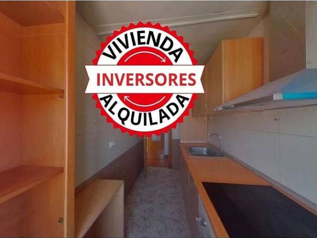 Piso en venta en Cornellà de Llobregat, de 60 m² 2 habitaciones por 129.190