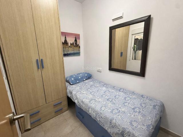 Piso en venta en Cornellà de Llobregat, El Pedró. Piso luminoso con patio interior en El Pedró Cornellà de Llobregat. Pisos Cornellà de.