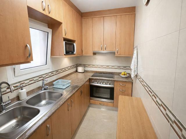 Piso en venta en Cornellà de Llobregat, El Pedró. PISO LUMINOSO PARA ENTRAR A VIVIR. Pisos Cornellà de.