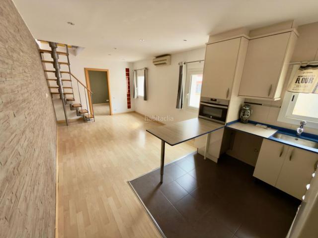 Piso en venta en Cornellà de Llobregat, Fontsanta Fatjó. Vivienda tipo casa en zona el Fatjo. Pisos Cornellà de.