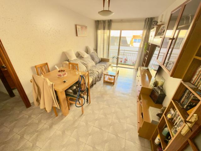Piso en venta en Cornellà de Llobregat, La Gavarra. Bonito piso en Av. del parque. Pisos Cornellà de.