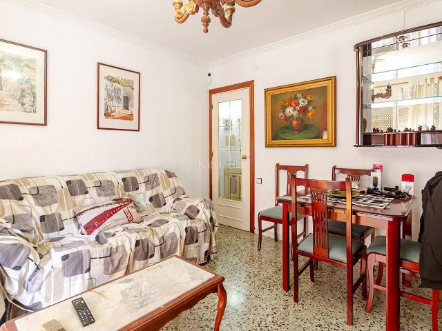 Piso en venta en Cornellà de Llobregat, La Gavarra. *GRAN PISO DE 80M2 CON ENTRADA INDEPENDIENTE 80M2 DE TERRAZA PRIVADA*. Pisos Cornellà de.