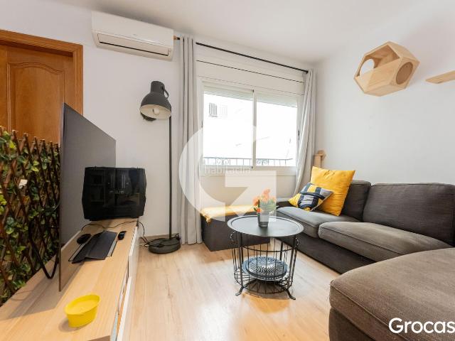 Piso en venta en Cornellà de Llobregat, La Gavarra. Una oportunidad única en una zona tranquila y bien comunicada. Pisos Cornellà de.