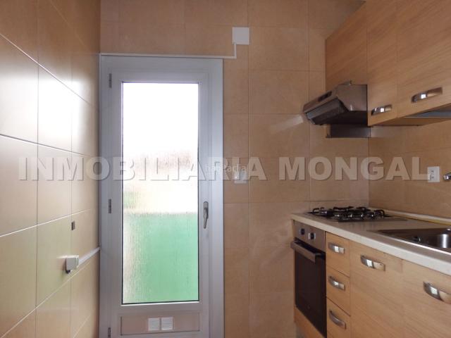 Piso en venta en Cornellà de Llobregat, Sant Ildefons. PERFECTA VIVIENDA TOTALMENTE EXTERIOR, VISTAS DESPEJADAS. Pisos Cornellà de.
